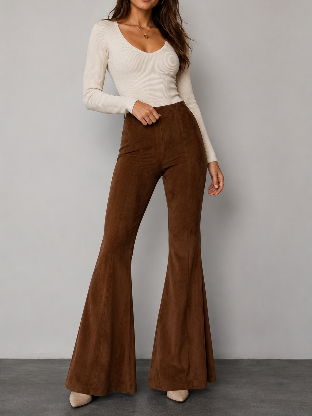 ELAN. Sz L. Faux Suede camel brown bell‎ bottoms. Zipper on side.
